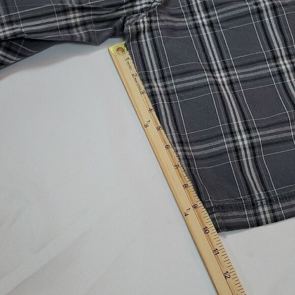 Men's No Boundaries Plaid Shorts - Picture 5 of 7